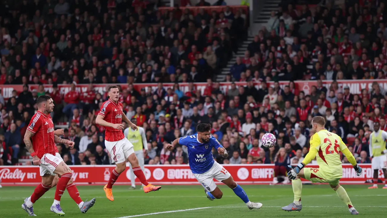 Điểm nóng sân cỏ Sunderland vs Nottingham Forest